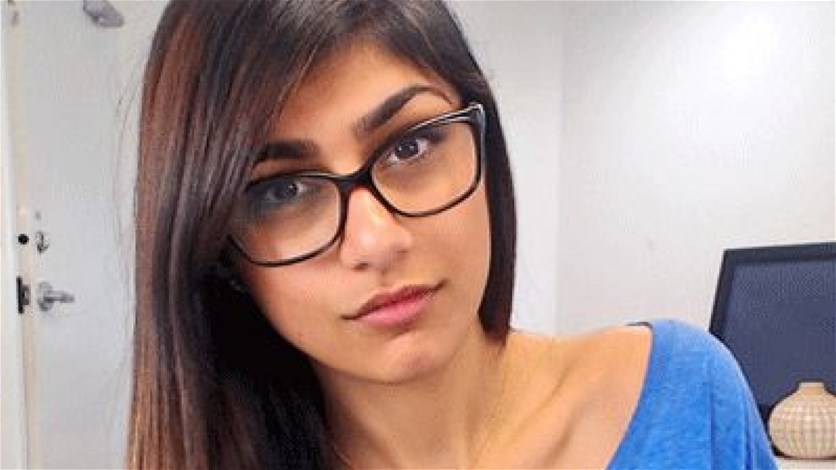 قرص هوكي يصيب ميا خليفة في صدرها... وهذا ما نشرته على انستغرام