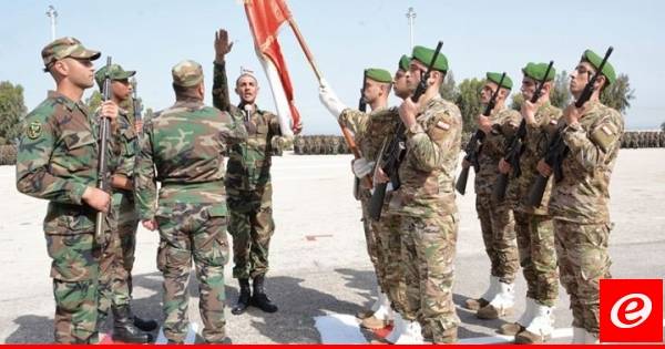 عرض عسكري في ثكنة أبلح لمناسبة عيد الجيش