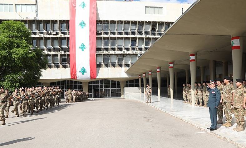 احتفال عسكري رمزي في وزارة الدفاع لمناسبة عيد الجيش