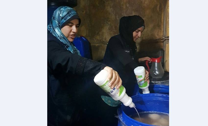 في التبانة.. ضبط براميل كبيس ومخلّل منتهية الصلاحية
