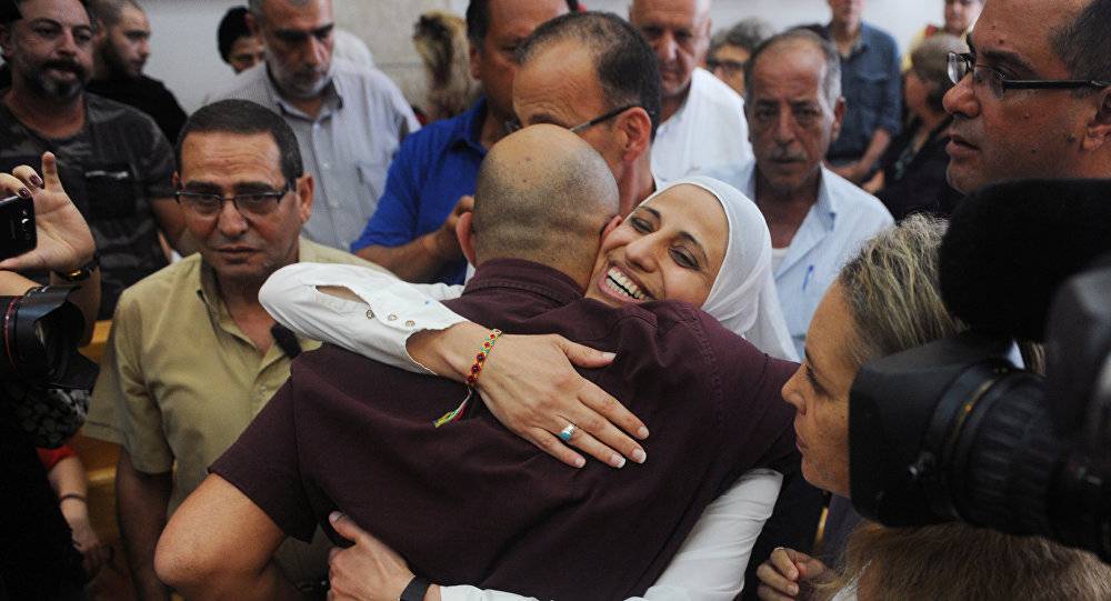 محكمة إسرائيلية تعاقب شاعرة فلسطينية بالسجن بسبب قصيدة