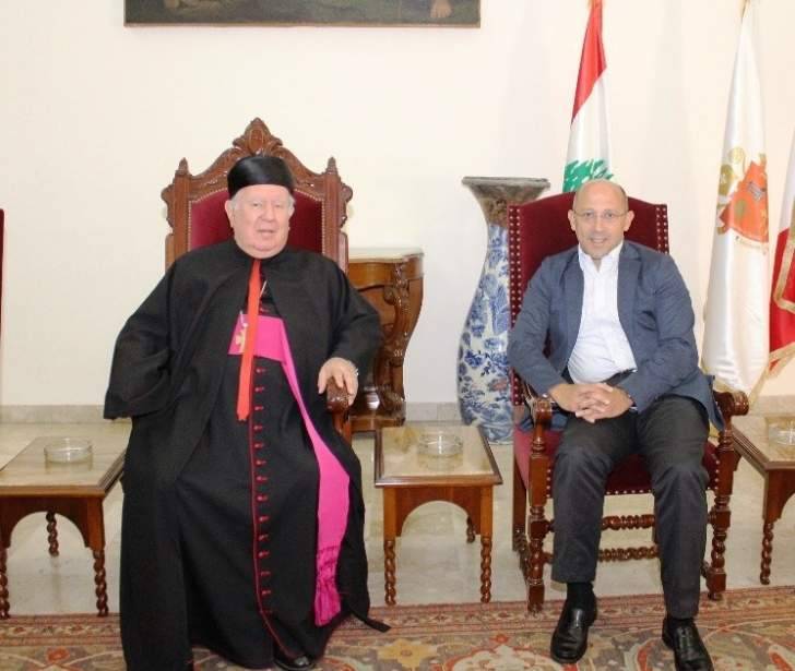 آلان عون: من المتوقع أن يعقد لقاء قريب بين الحريري وباسيل للتشاور في التأليف