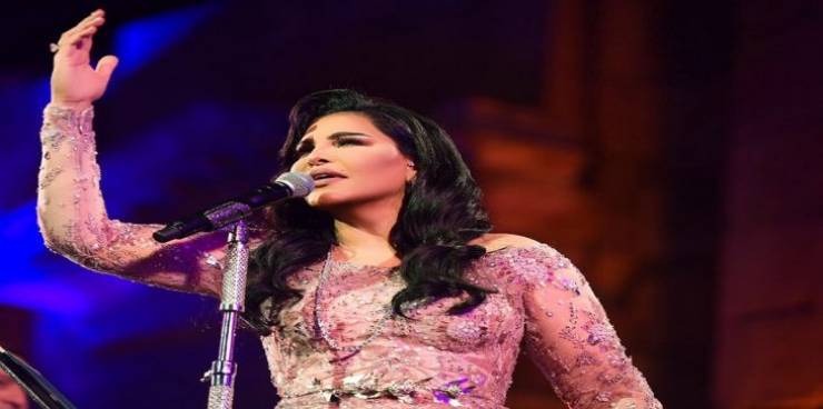 رغم نجاح حفلها أحلام تثير غضب بعض الأردنيين..!