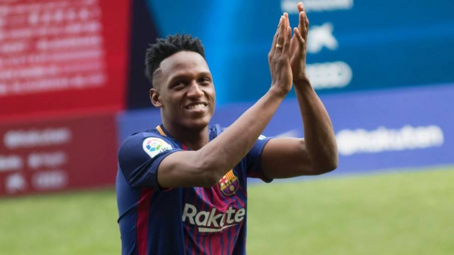 أستون فيلا يقدم عرضاُ نقدياُ لمدافع برشلونا