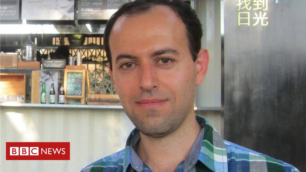 Fields medal: UK refugee's major maths award stolen