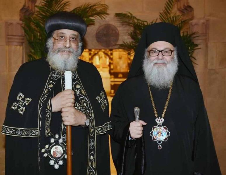 يوحنا العاشر عزى البابا تواضروس بوفاة الأنبا إبيفانيوس
