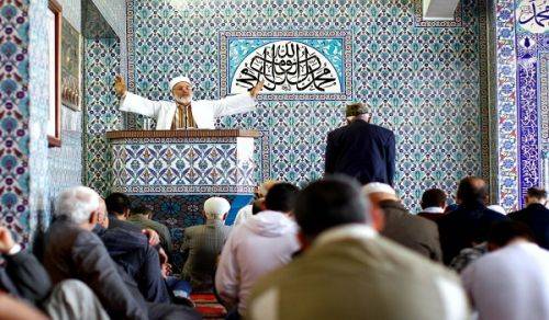 De Arabische taal is de verbinding tussen de Oemma en haar Dien