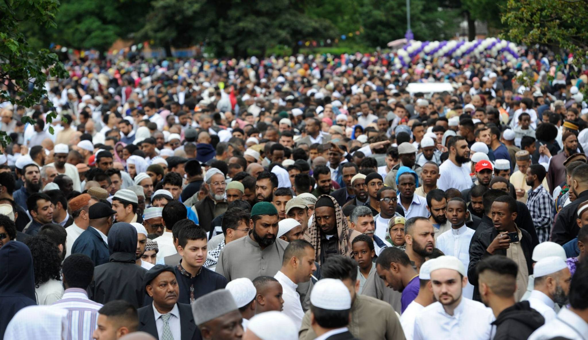 وَلا تَهِنُوا وَلا تَحْزَنُوا وَأَنْتُمُ الْأَعْلَوْنَ إِنْ كُنْتُمْ مُؤْمِنِينَ