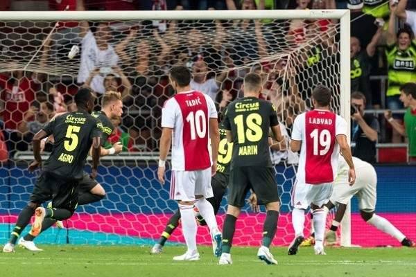 تصفيات دوري الابطالستاندر دو لياج يخطف تعادلا مثيراً من اجاكس في الدقيقة الاخيرة