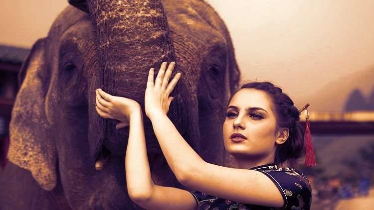 فيلة ميانمار تمثّل في مسرح روسي!