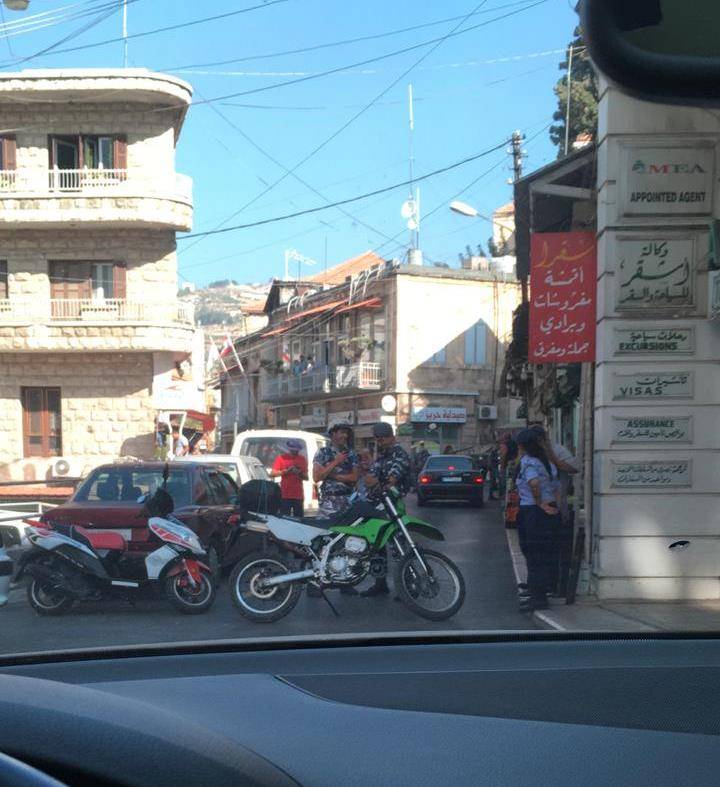 انتهاء الاعتصام امام كهرباء زحلة واعادة فتح الطريق