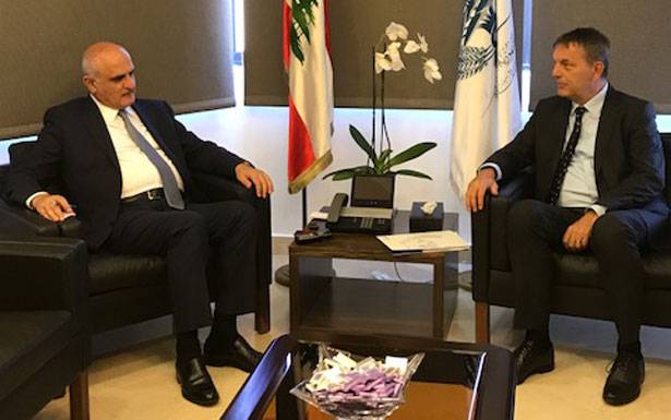الخليل عرض مع لازاريني
الإفادة من مناخات مؤتمر سيدر