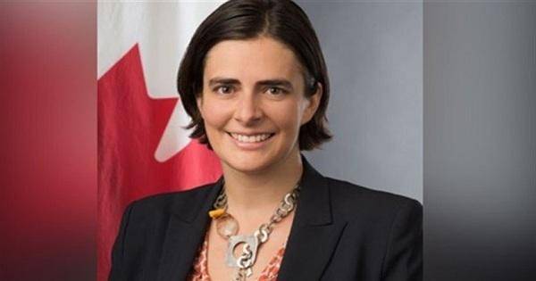 سفيرة كندا في لبنان ترد على شائعة شذوذها: لديّ 3 أولاد رائعين!