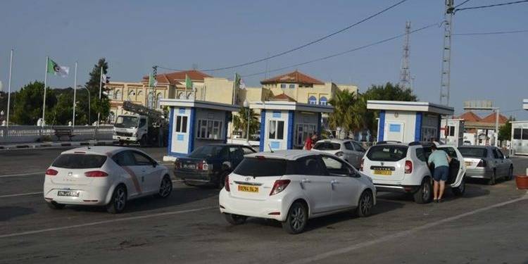متحيلون وراء عدم قبول عدد من السياح الجزائريين بالفنادق التونسية!