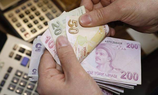 تقرير: الهبوط الحاد للعملة التركية يهدد أوروبا