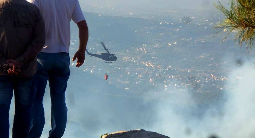 السيطرة على الحرائق في القبيات ومواصلة تبريد مواقعها