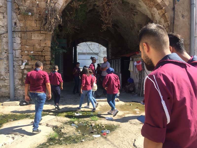جولة لكشافة البيئة في الميناء بعنوان لا تحمل يدي إلا الخير لبلدي