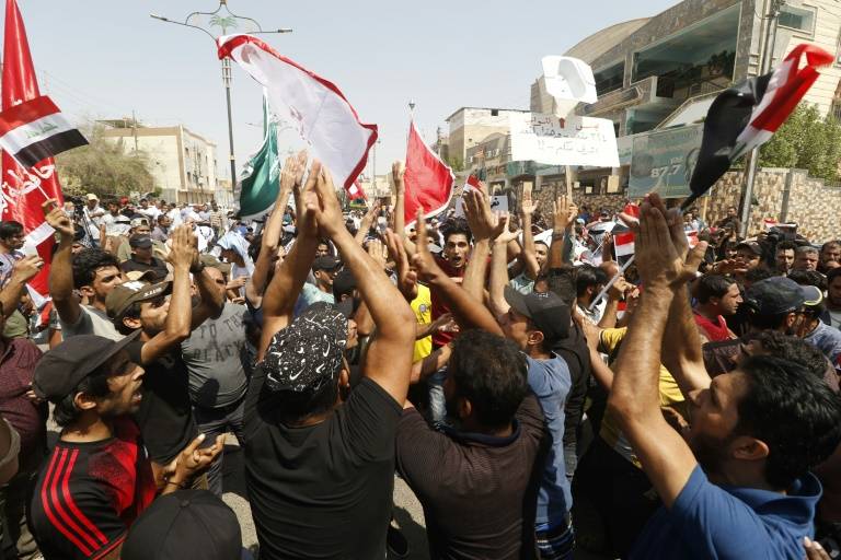 وزارة النفط العراقية تمول بناء جسر في البصرة بعد الاحتجاجات