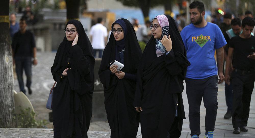 اقتراح نوع جديد من الدبلوماسية لتقويض الحظر الأمريكي على إيران