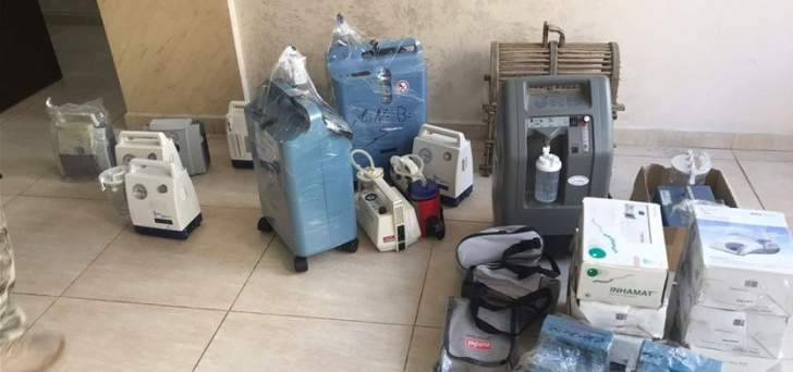 الجمارك تضبط مستودعا يحتوي آلات طبية مستعملة تم تهريبها إلى لبنان