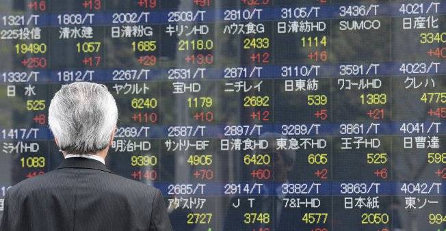 انهيار الليرة التركية يربك أسواق الأسهم العالمية