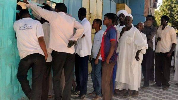 السودان يعاني من نقص في الخبز مع تفاقم أزمة العملة
