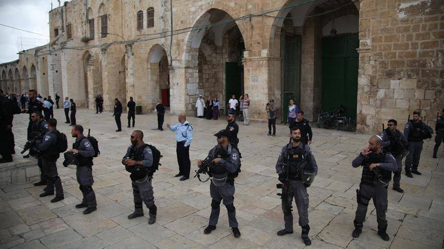 الشرطة الإسرائيلية تعتقل 8 فلسطينيات داخل المسجد الأقصى