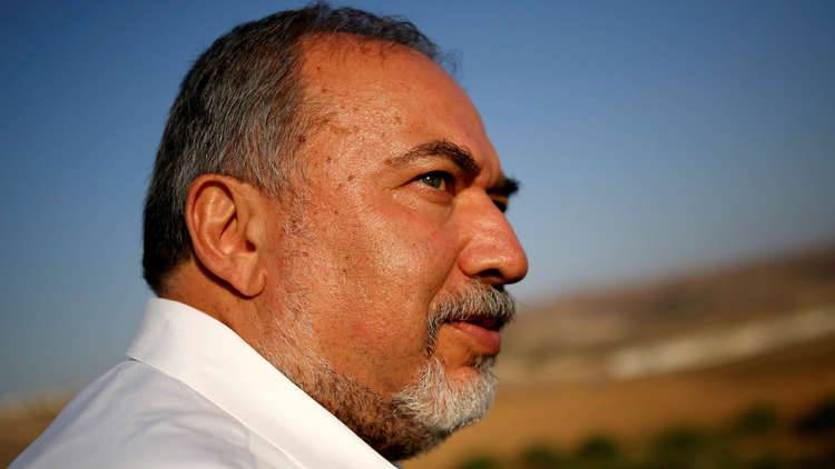 ليبرمان يوجه رسالة لسكان القطاع: بإمكان غزة أن تصبح سنغافورة الشرق الأوسط
