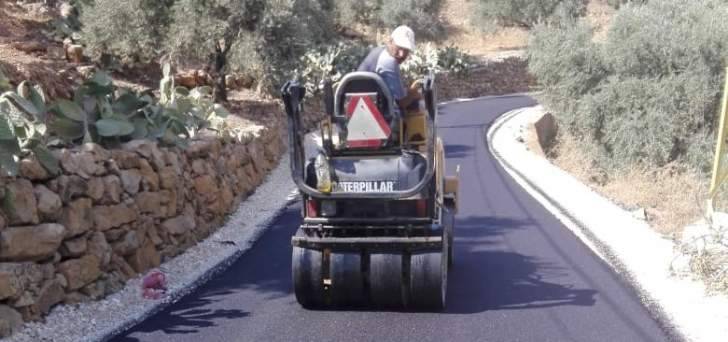وزارة الأشغال اعادت تأهيل وتزفيت طريق رئيسي يربط بين بلدتين بحاصبيا