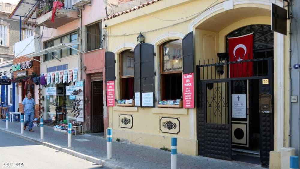 أزمة الليرة التركية.. متاجر "بلا زبائن" وخوف من المستقبل