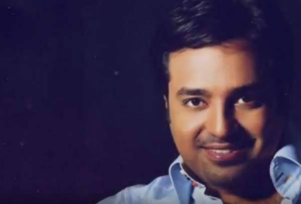راشد الماجد يشوّق الجمهور لـ "غمضت عيني"-بالفيديو