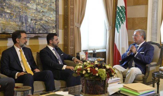 المشنوق يستقبل مستشار تامر تحضيرًا لزيارته إلى لبنان
