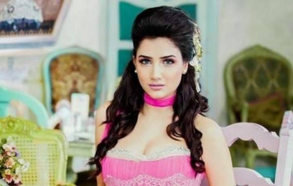 مي عمر تشارك أحمد السقا بطولة مسلسله الجديد
