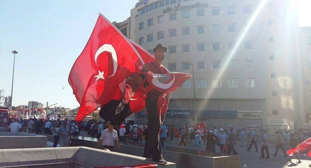 الأتراك يرفضون تهديد أمريكا بمزيد من العقوبات