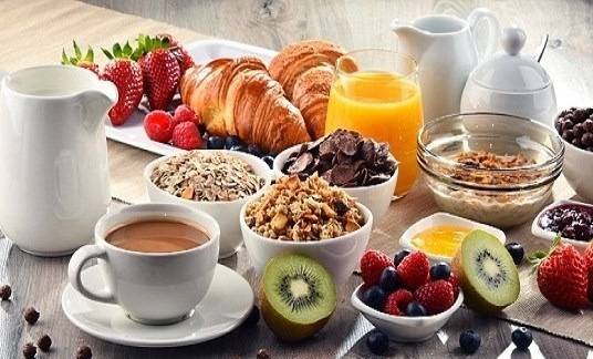 لهذا السبب.. مارسوا الرياضة بعد وجبة فطور ثقيلة