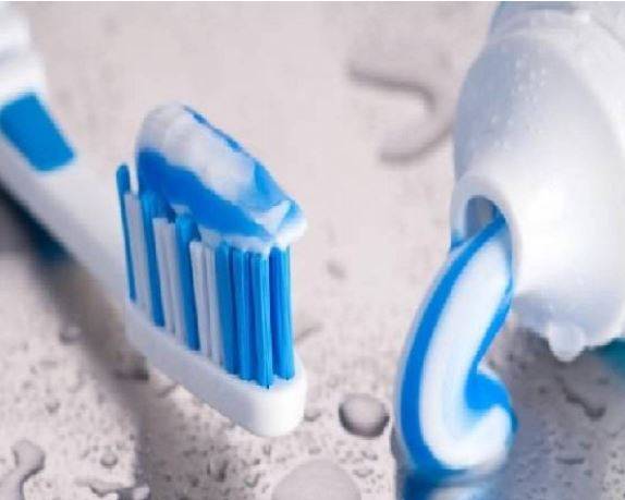 صححي ما تعرفينه حول أهمية معجون الأسنان