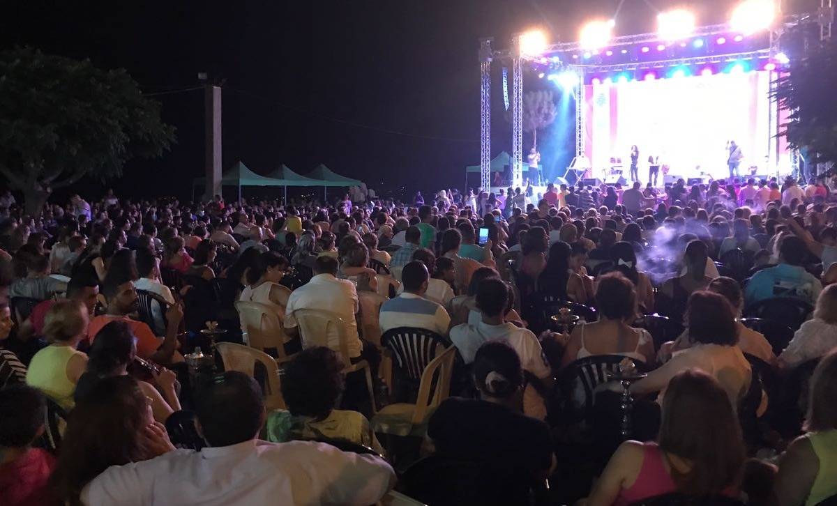 اقتحموا مهرجان منيارة.. فخرجوا جرحى!