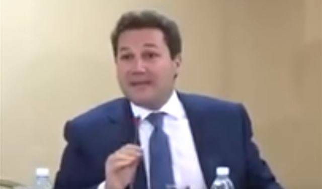 خلاف في محاضرة بالأشرفية.. والجميّل للحضور: "يلي مش عاجبو في يفل" - فيديو