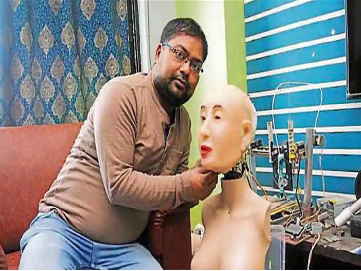 يتحدث الهندية.. 