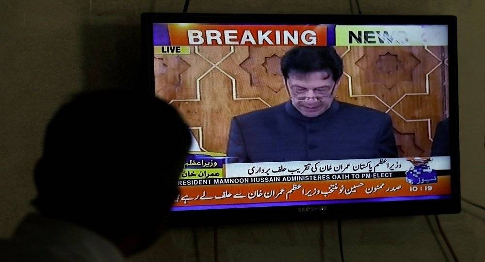 عمران خان يؤدي اليمين رئيسا لحكومة باكستان (فيديو)