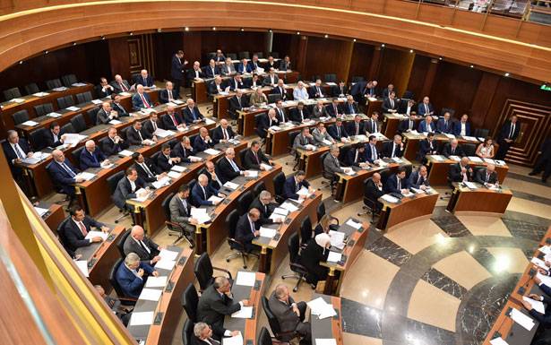 هل اصبح بري في مواجهة الحريري؟