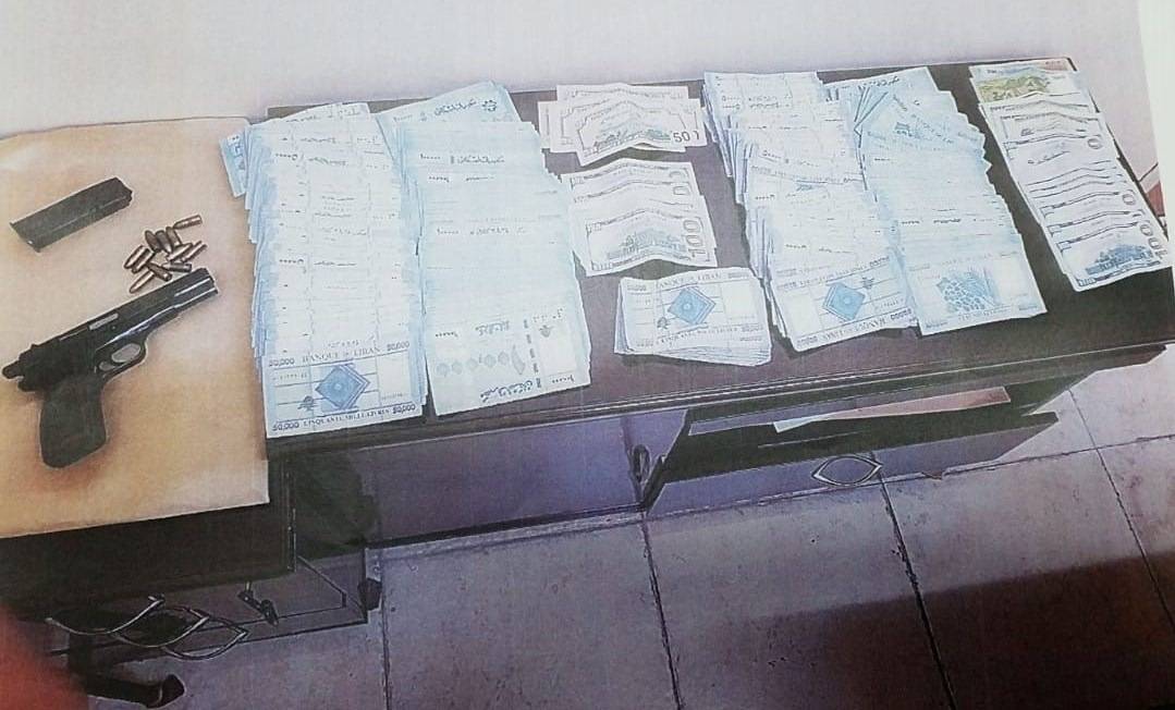 بالصور.. توقيف سارق خزنة منزل وضبط اكثر من 35 مليون ليرة