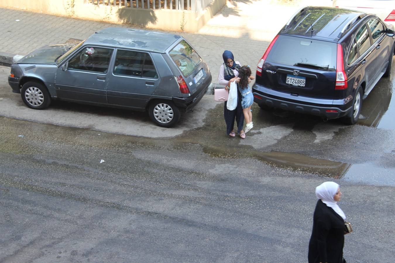 روائح كريهة في شوارع طرابلس بسبب بقايا عمليات نحر الخراف