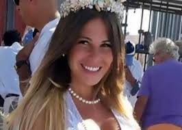 تسريب صورة قديمة لمنة حسين فهمي وزوجها قبل 18 عاماً...