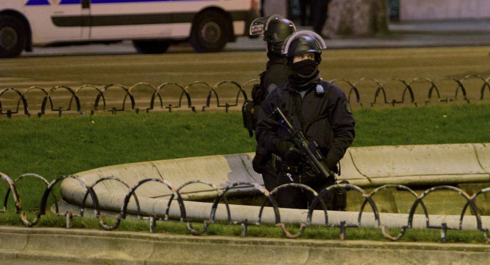 ارتفاع حصيلة ضحايا حادث الطعن غربي باريس... وترجيح خلاف عائلي وراء الهجوم
