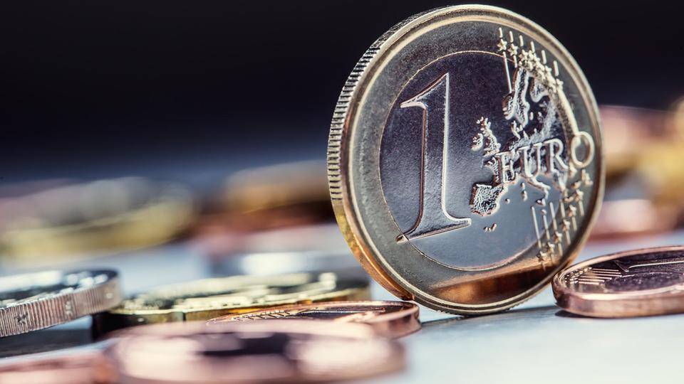 اليورو يتراجع لـ1.15 دولار.. لهذين السببين