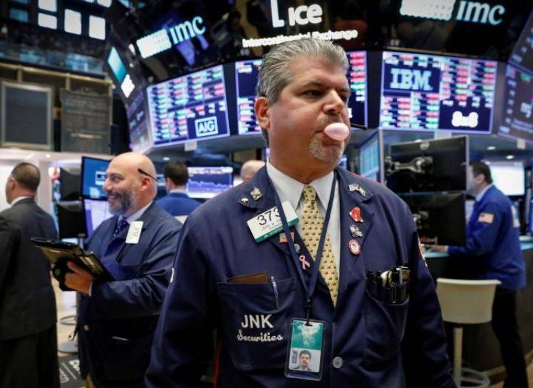 ناسداك يرتفع بمساعدة أسهم التكنولوجيا وستاندرد يغلق مستقرا