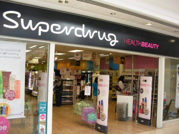 قراصنة يستهدفون سلسلة متاجر "Superdrug" ويدعون سرقة بيانات 20 ألف عميل !