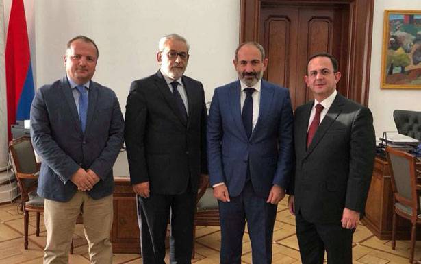 رئيس وزراء ارمينيا التقى
وفد اللجنة المركزيّة للطاشناق في لبنان
