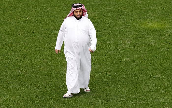 رد حاسم من تركي آل الشيخ على "مزحة" مدحت شلبي بشأن لاعب الأهلي